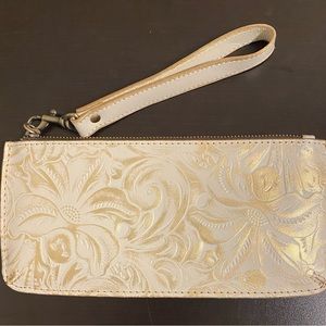Patricia Nash ST Croce Leather white and gold Wristlet